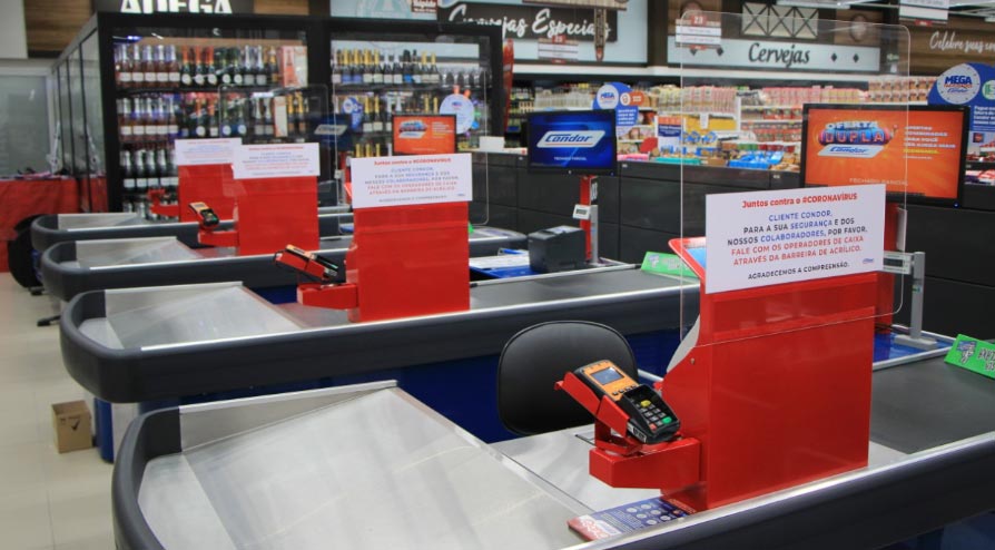 Proteção em acrílico para caixas de supermercados da Bold.